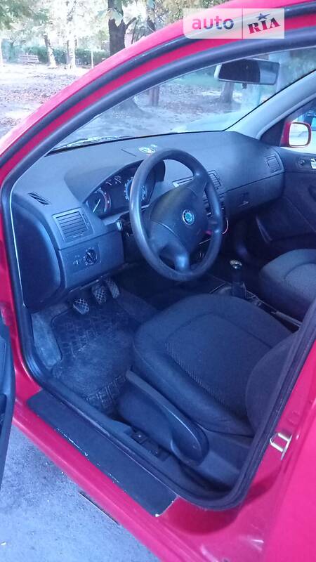 Хэтчбек Skoda Fabia 2004 в Житомире