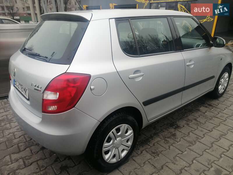 Хетчбек Skoda Fabia 2008 в Дніпрі