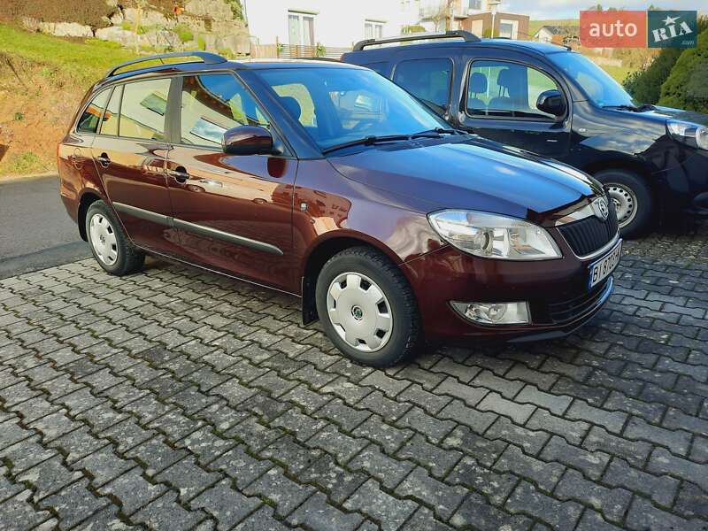 Универсал Skoda Fabia 2011 в Житомире