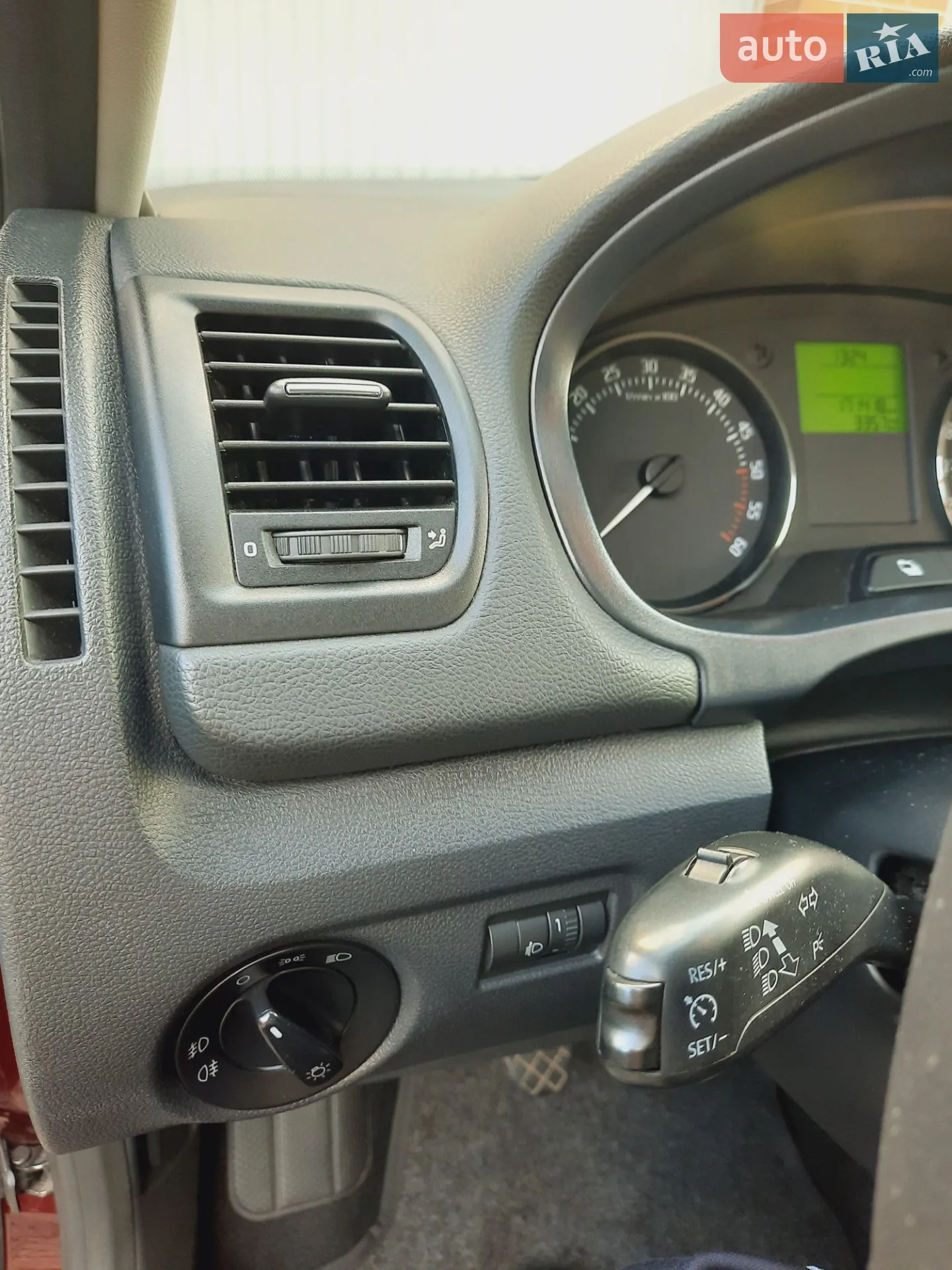 2011 Skoda Fabia - мініатюра 48