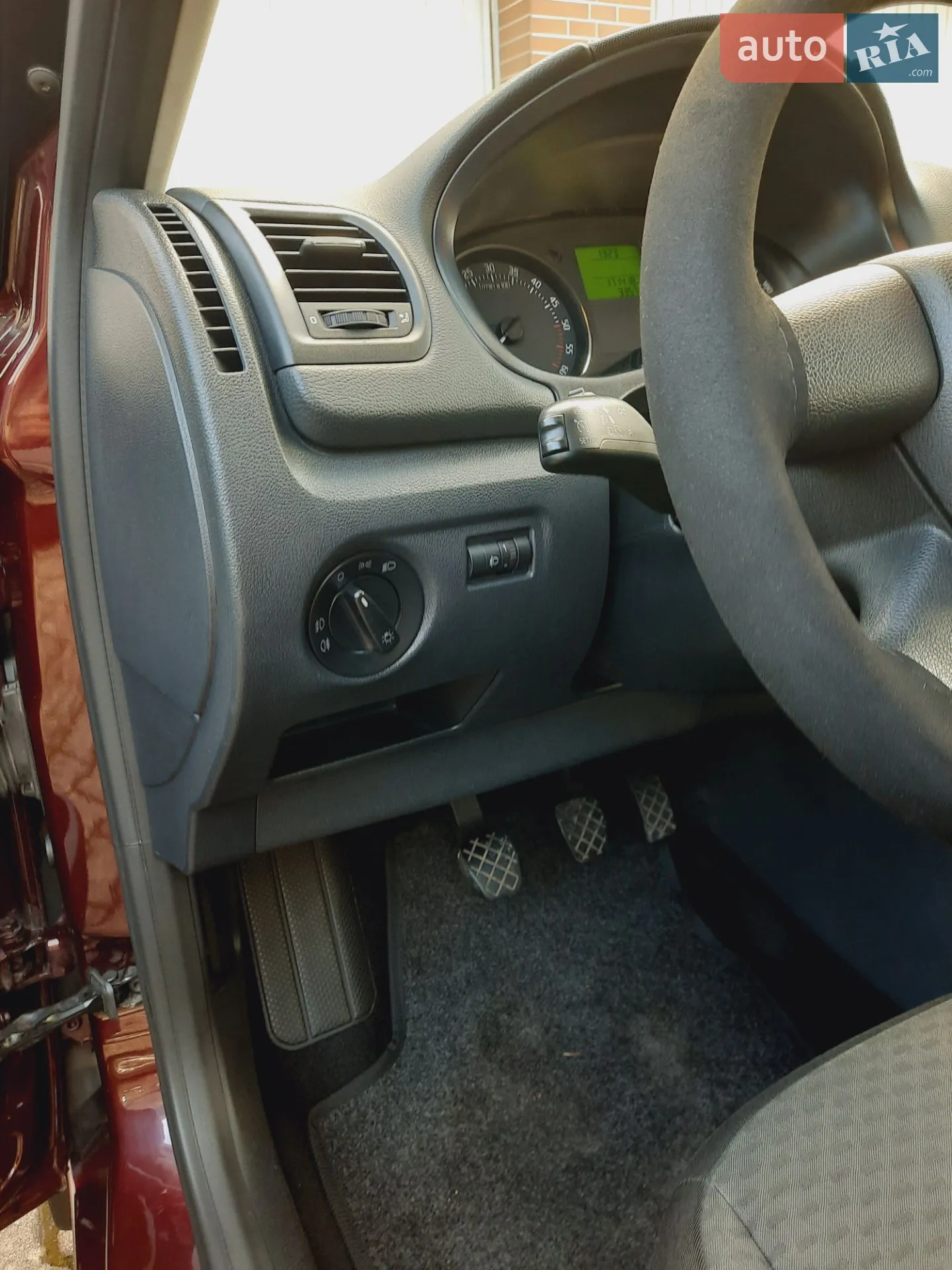 2011 Skoda Fabia - мініатюра 50