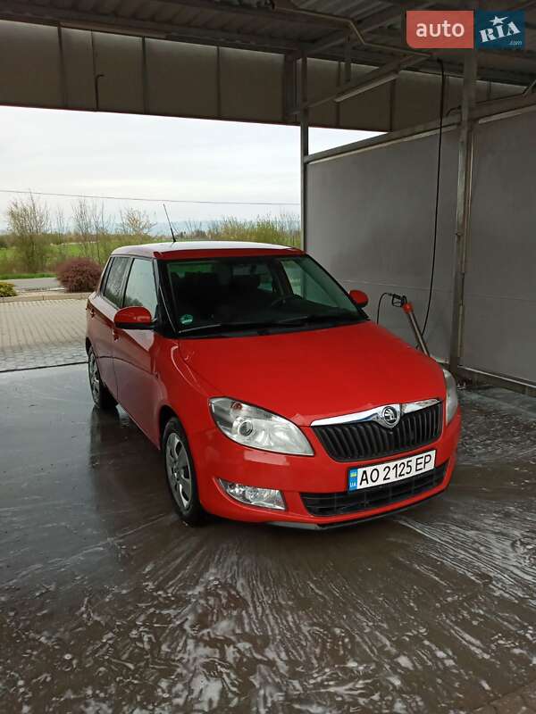 Універсал Skoda Fabia 2013 в Ужгороді