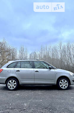 Універсал Skoda Fabia 2010 в Черкасах