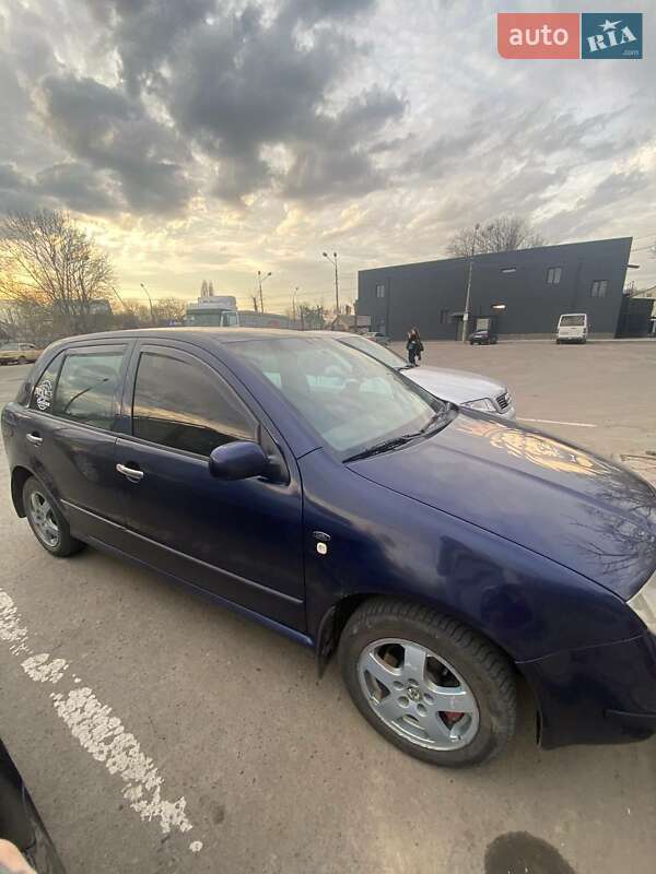 Хетчбек Skoda Fabia 2002 в Чернівцях
