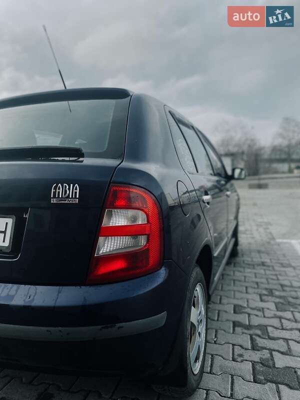 Хетчбек Skoda Fabia 2002 в Чернівцях