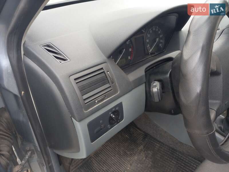 Хетчбек Skoda Fabia 2004 в Летичіві