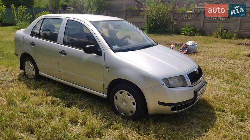 Седан Skoda Fabia 2003 в Кривому Розі