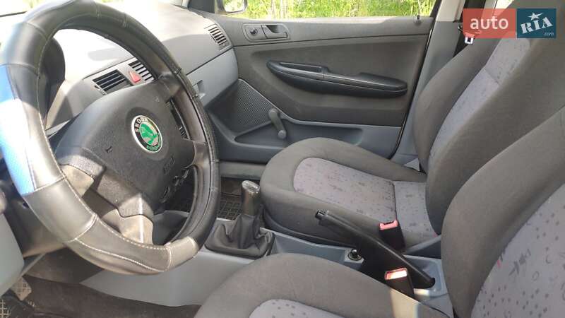 Седан Skoda Fabia 2003 в Кривому Розі