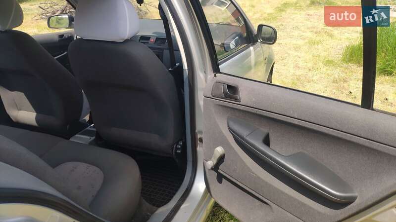 Седан Skoda Fabia 2003 в Кривому Розі