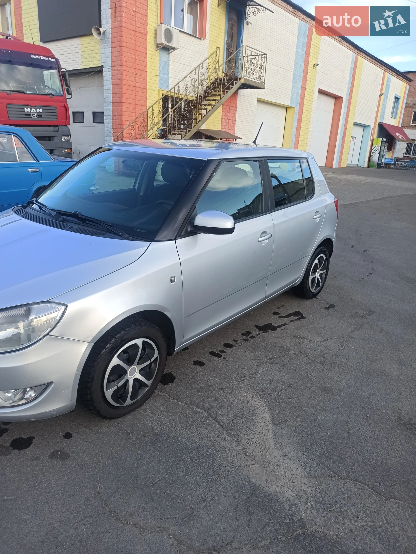 2011 Skoda Fabia - мініатюра 2
