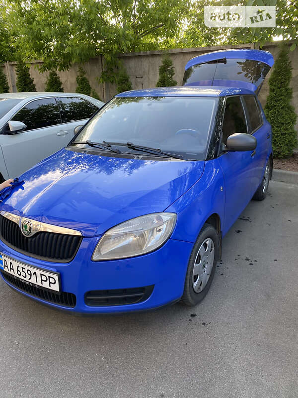 Хэтчбек Skoda Fabia 2008 в Киеве