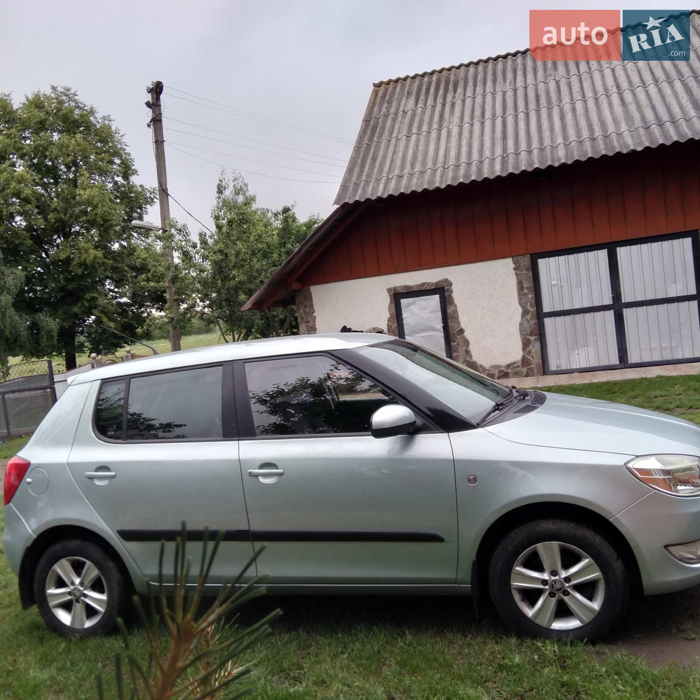 2010 Skoda Fabia - мініатюра 2