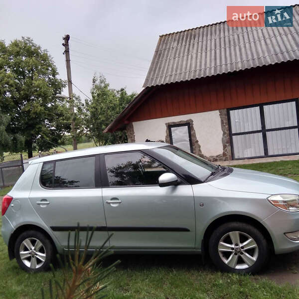 Хетчбек Skoda Fabia 2010 в Чернівцях
