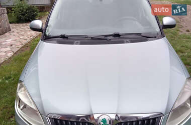 Хетчбек Skoda Fabia 2010 в Чернівцях
