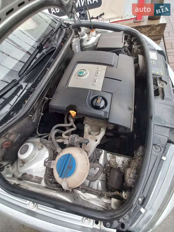 Седан Skoda Fabia 2005 в Киеве