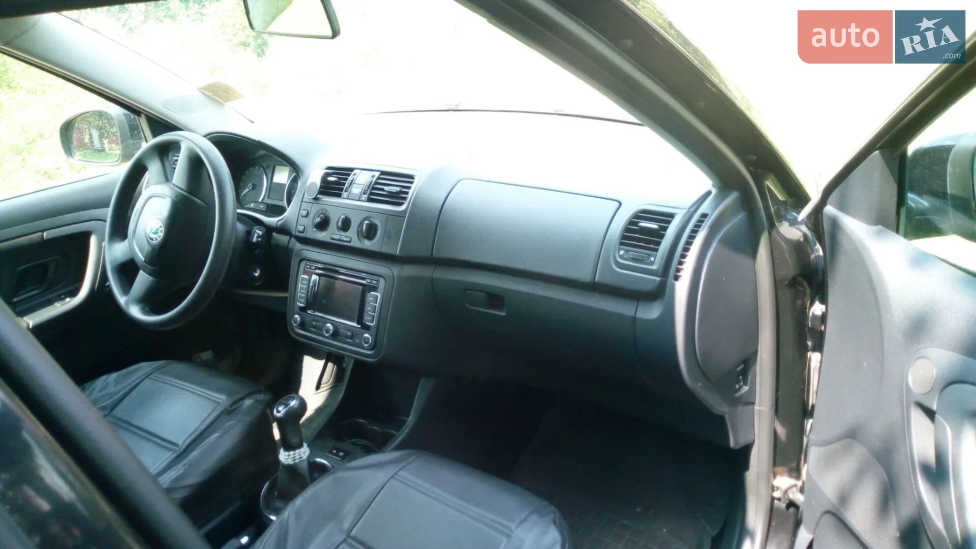 2011 Skoda Fabia - мініатюра 2