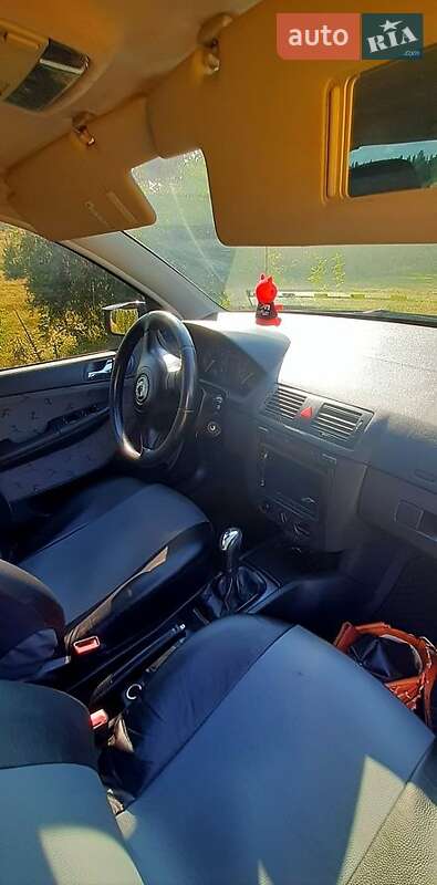 Хэтчбек Skoda Fabia 2001 в Шишаки