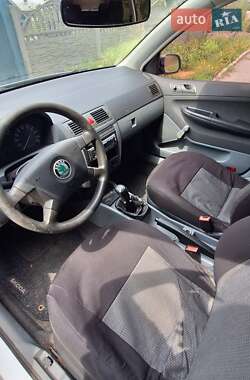 Седан Skoda Fabia 2003 в 