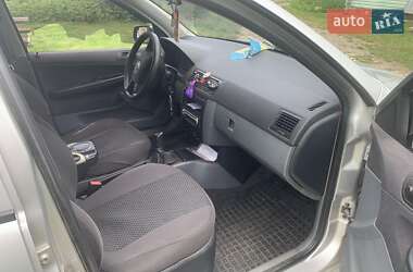 Седан Skoda Fabia 2003 в 