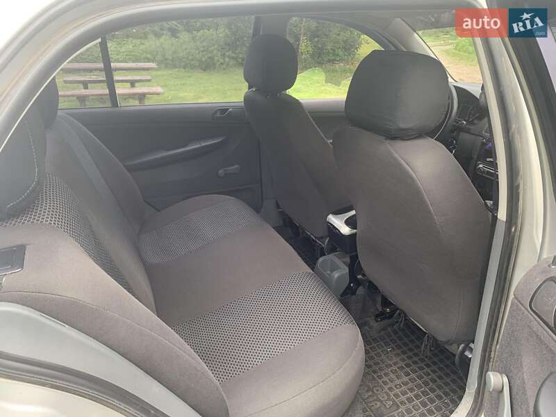 Седан Skoda Fabia 2003 в Бориславе