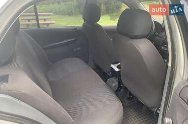 Седан Skoda Fabia 2003 в 