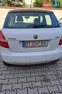 Хэтчбек Skoda Fabia 2014 в 