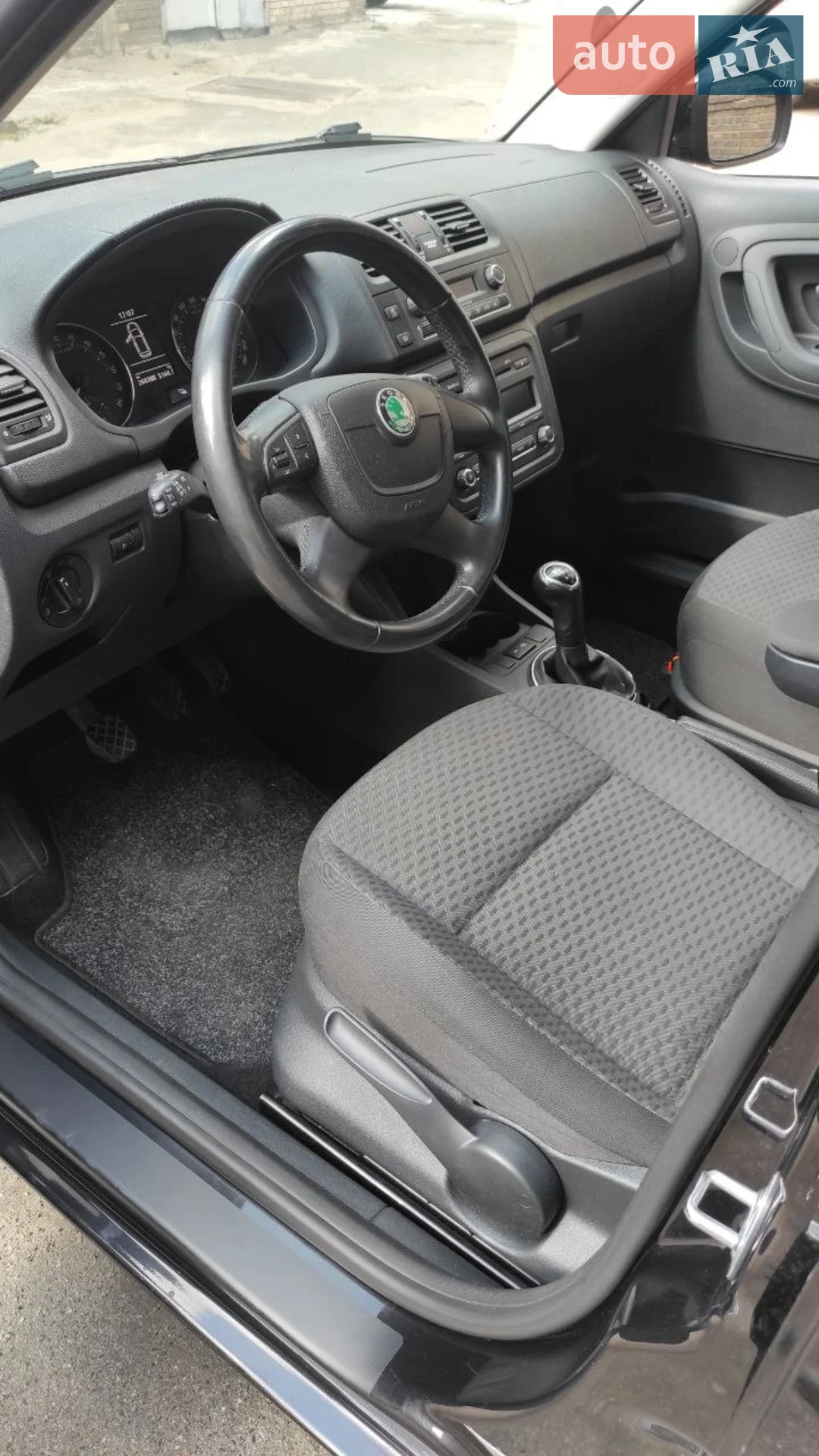 2011 Skoda Fabia - мініатюра 5