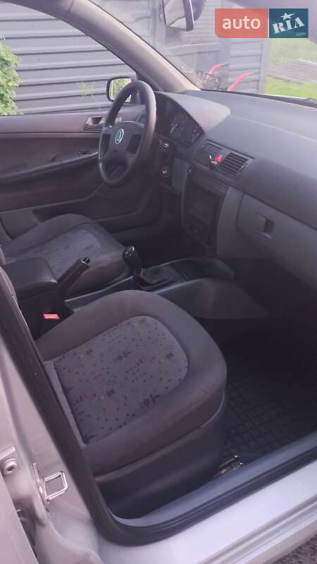 Универсал Skoda Fabia 2002 в Згуровке