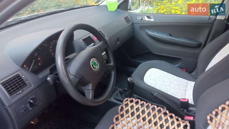 Хетчбек Skoda Fabia 2003 в Луцьку