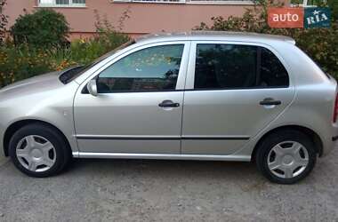 Хетчбек Skoda Fabia 2003 в Луцьку