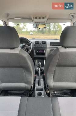 Хэтчбек Skoda Fabia 2012 в 
