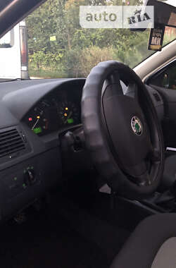 Хэтчбек Skoda Fabia 2004 в 