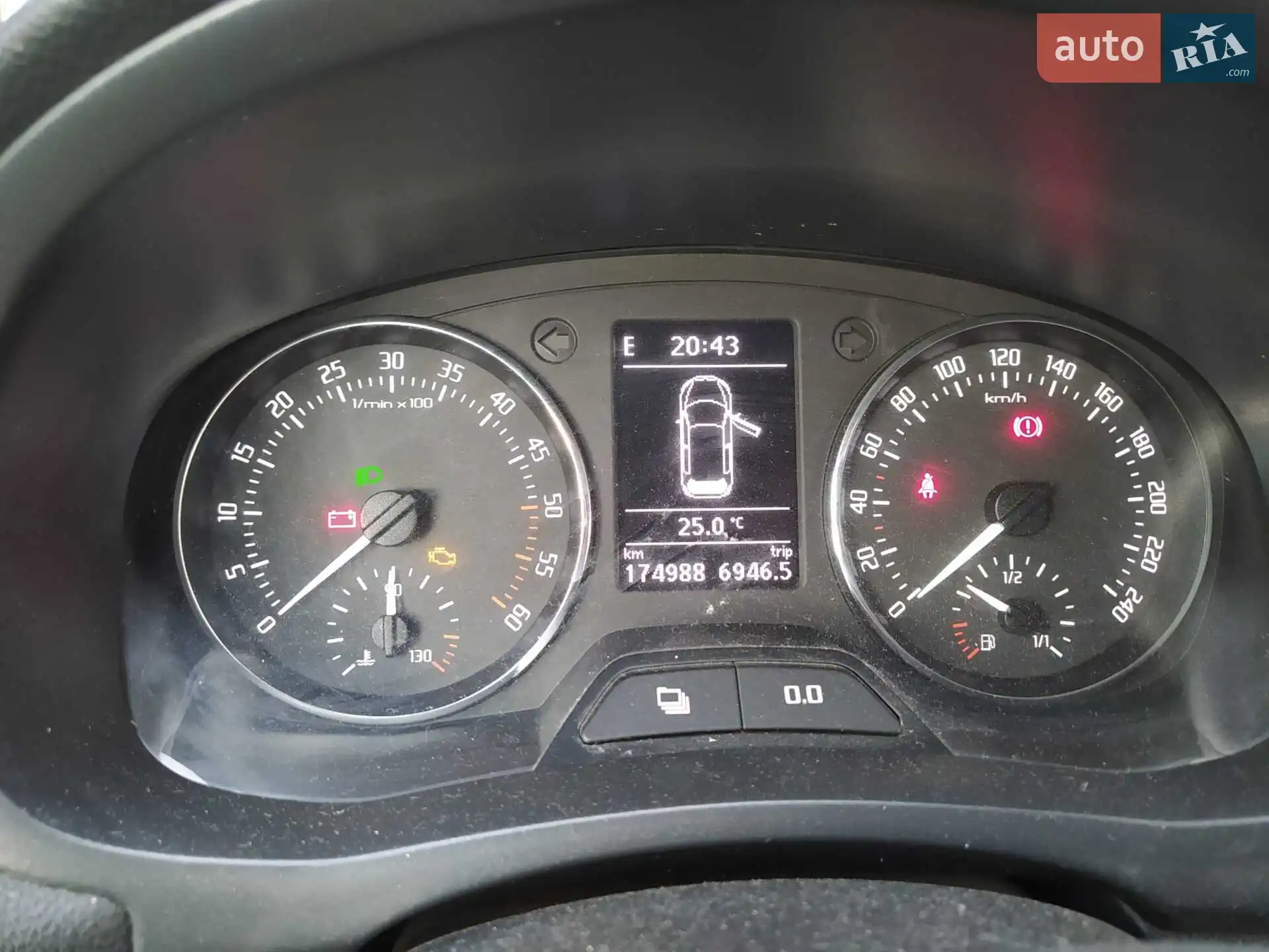 2011 Skoda Fabia - мініатюра 7