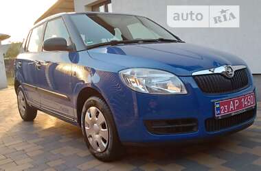 Хэтчбек Skoda Fabia 2010 в 