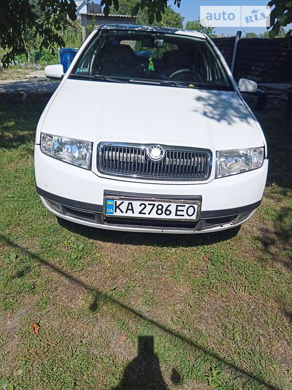 Хэтчбек Skoda Fabia 2000 в 