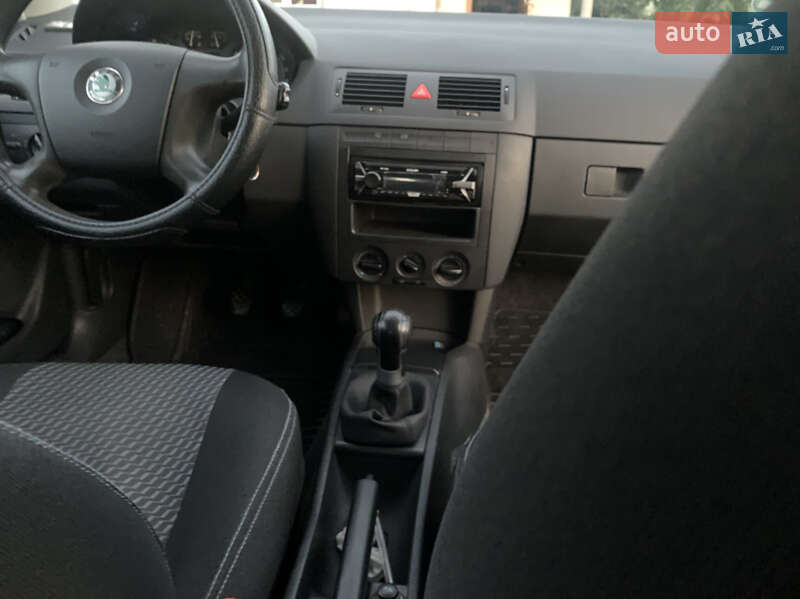 Універсал Skoda Fabia 2006 в Чернігові