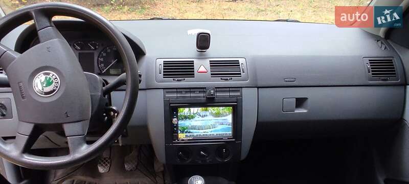 Універсал Skoda Fabia 2001 в Полтаві