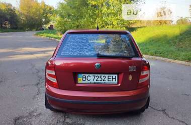 Хетчбек Skoda Fabia 2006 в 