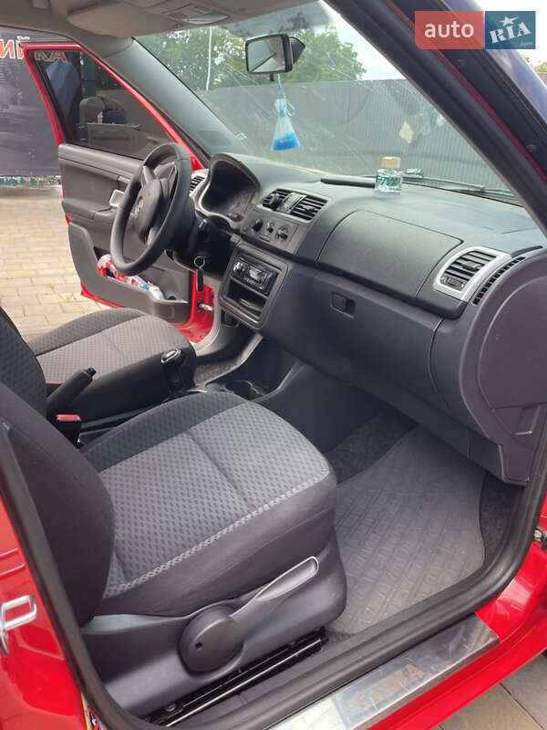 Універсал Skoda Fabia 2013 в Ужгороді