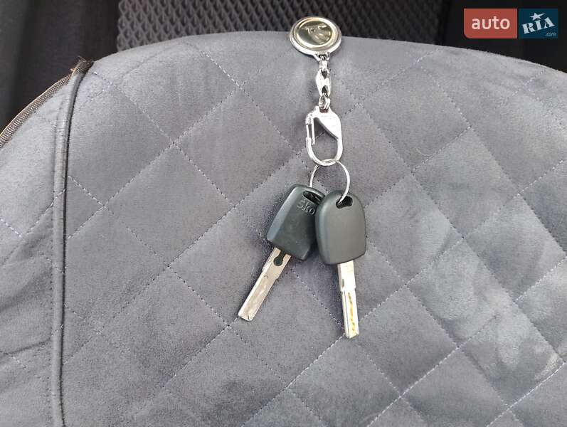 Универсал Skoda Fabia 2002 в Ужгороде