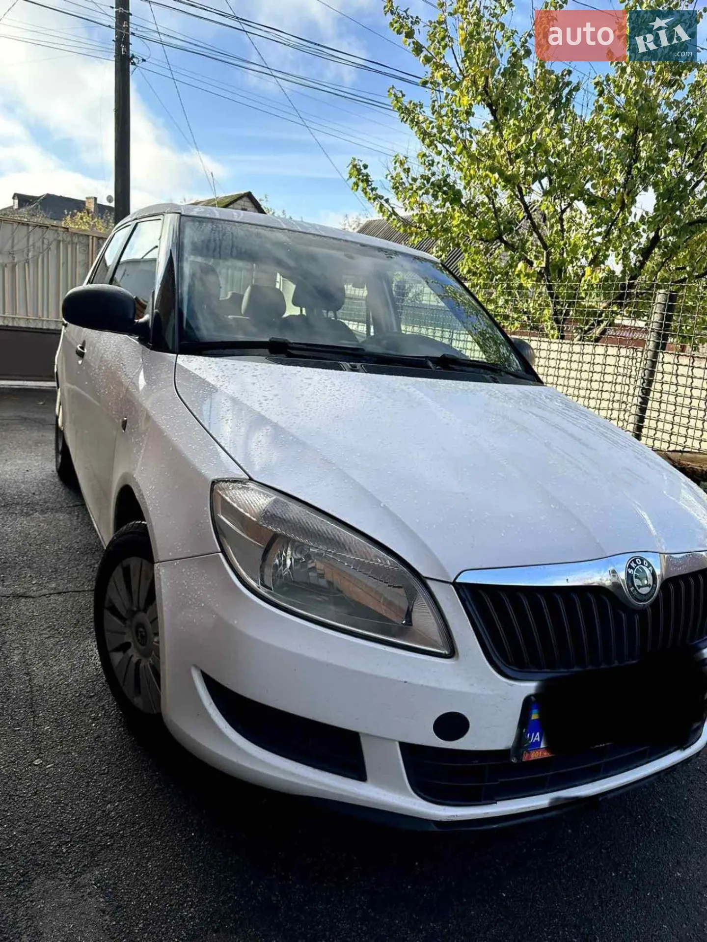 2011 Skoda Fabia - мініатюра 2