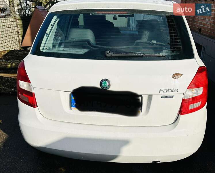 Универсал Skoda Fabia 2011 в Житомире