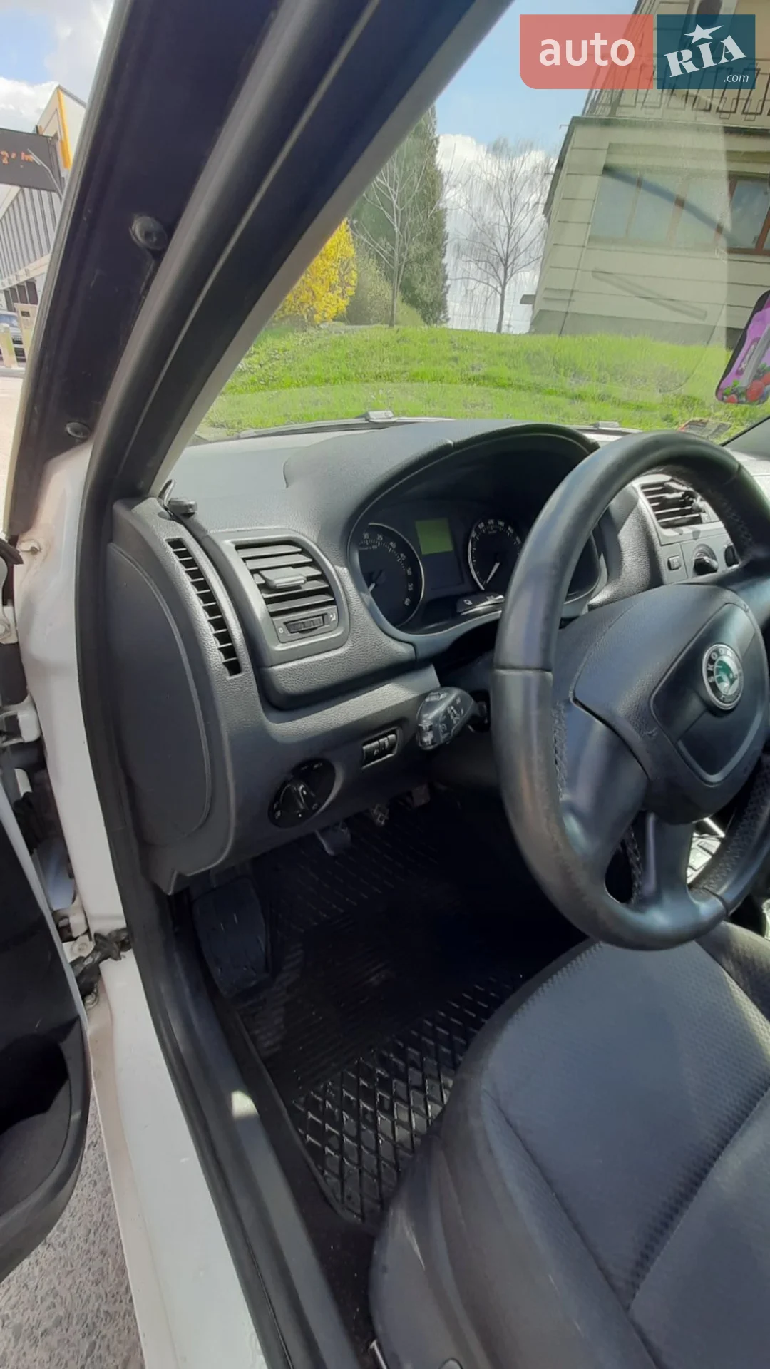 2010 Skoda Fabia - мініатюра 23
