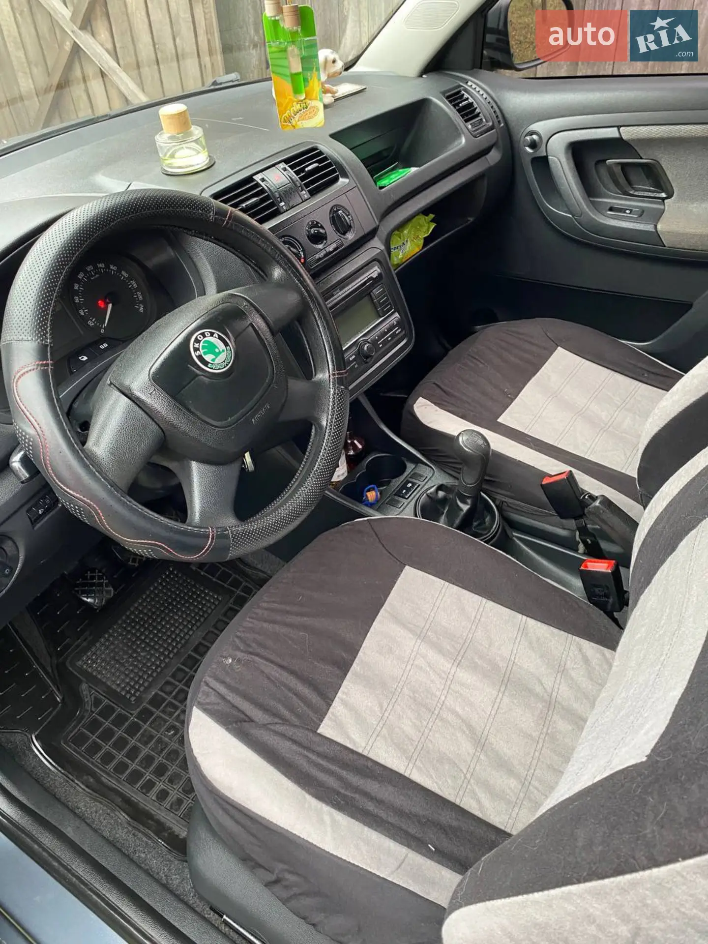 2010 Skoda Fabia - мініатюра 7
