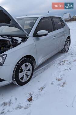Хэтчбек Skoda Fabia 2015 в 