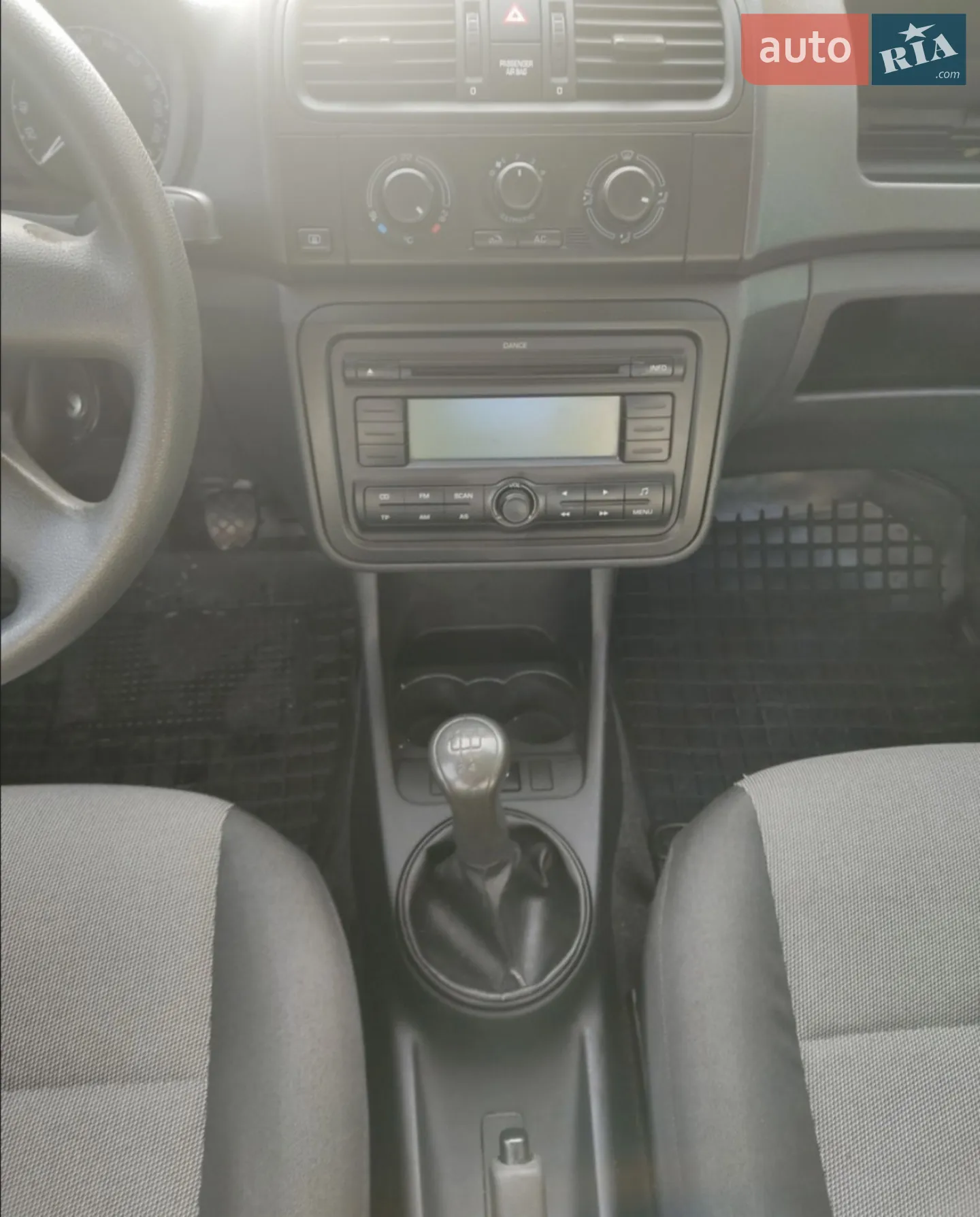 2010 Skoda Fabia - мініатюра 4