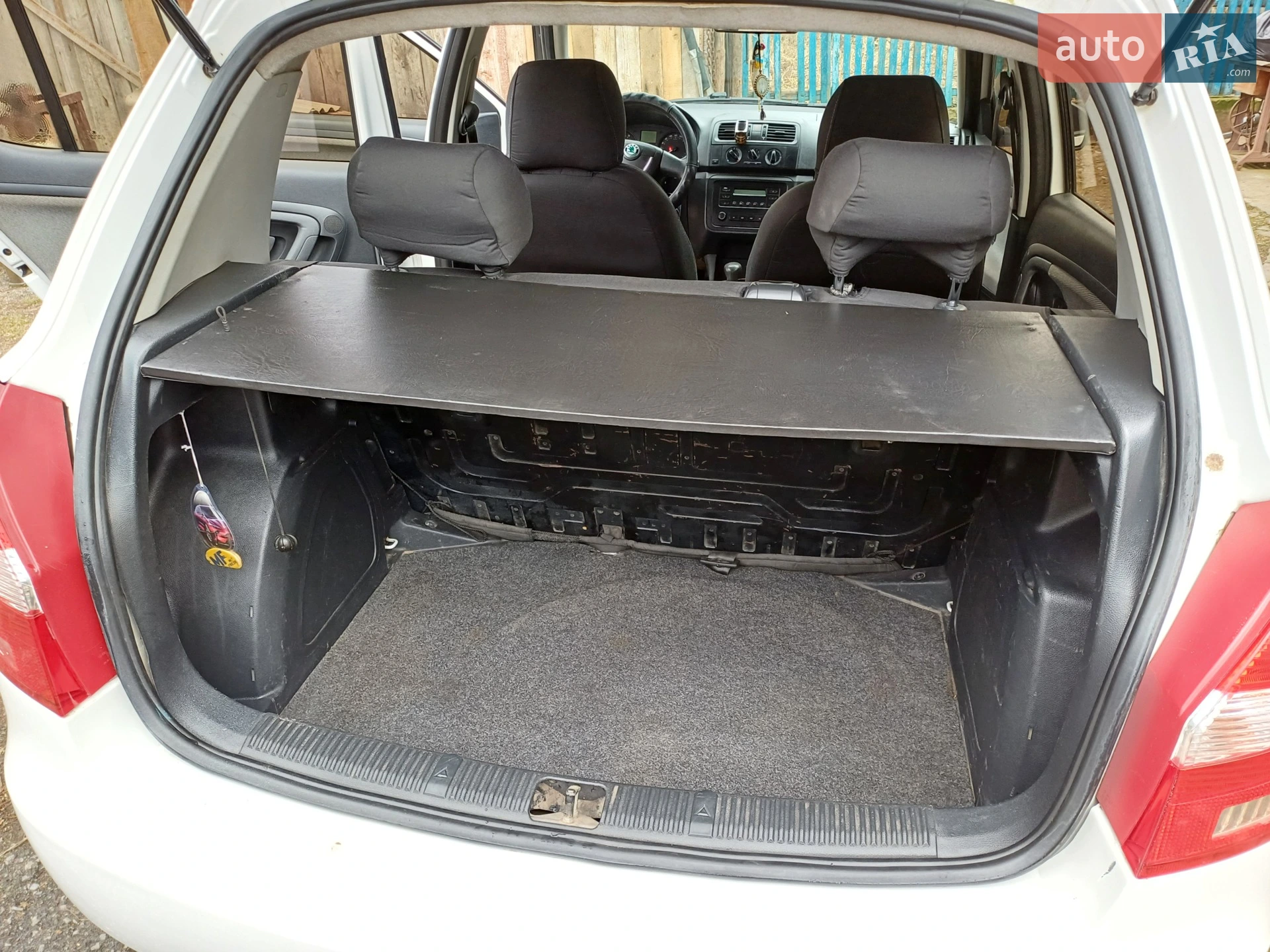 2011 Skoda Fabia - мініатюра 4