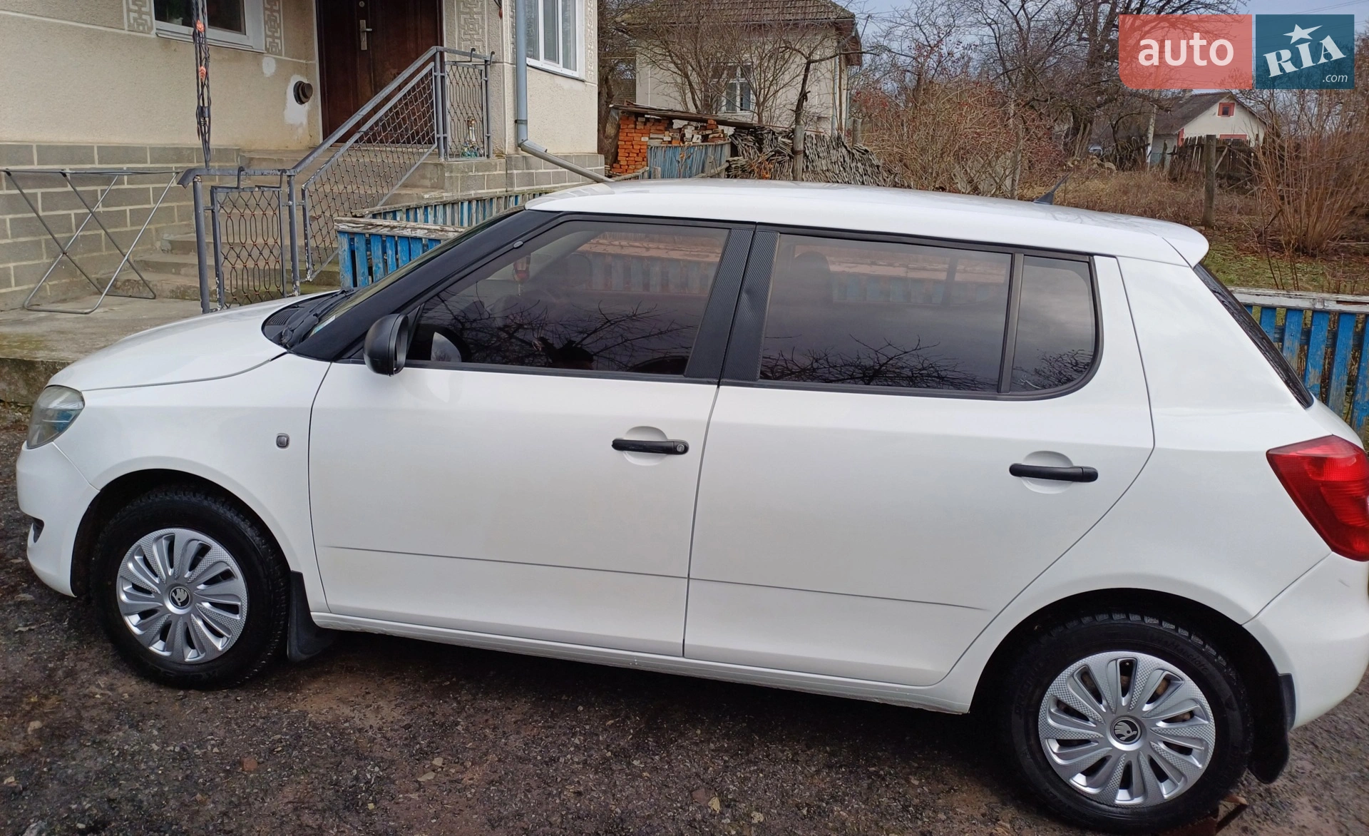 2011 Skoda Fabia - мініатюра 2