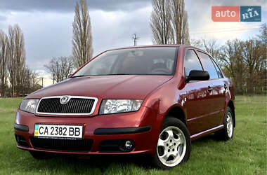 Седан Skoda Fabia 2006 в Киеве