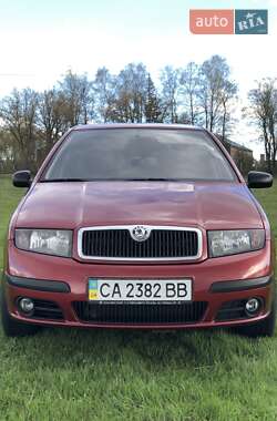 Седан Skoda Fabia 2006 в Киеве